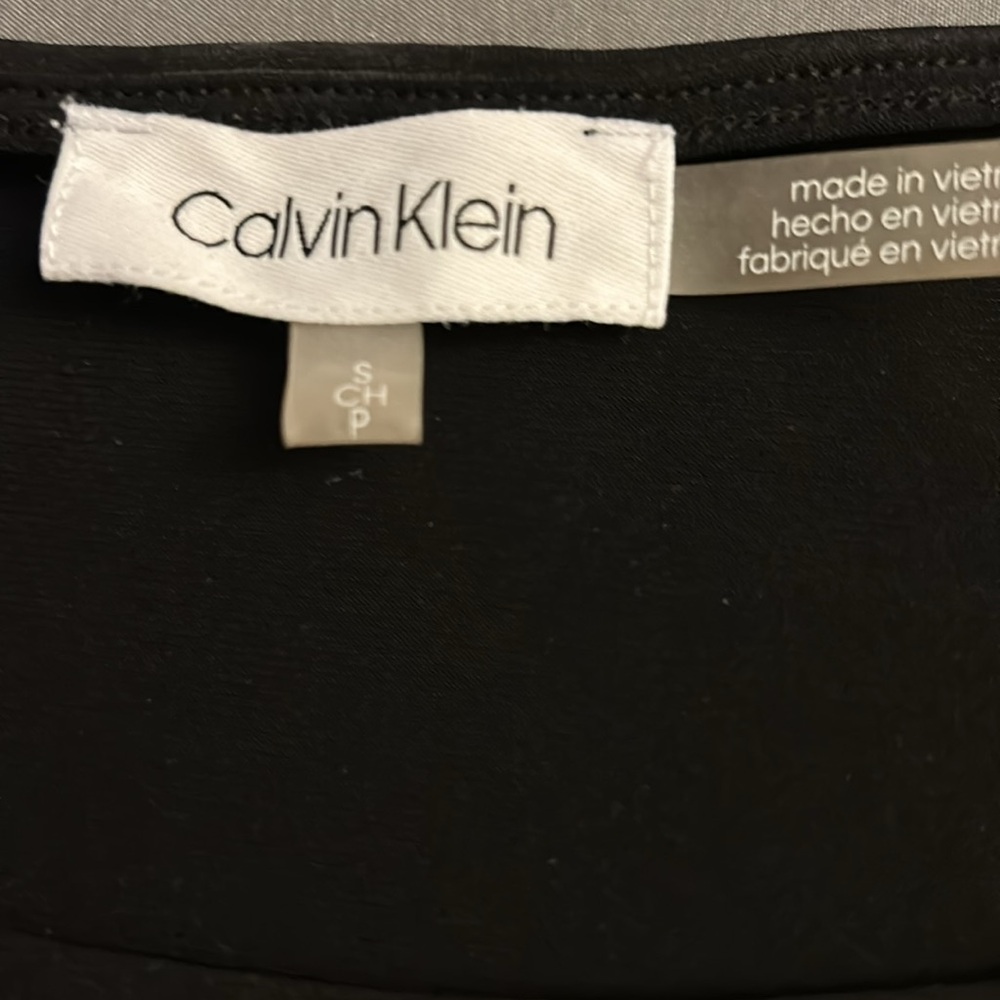 Calvin Klein top - Picture 3 of 4